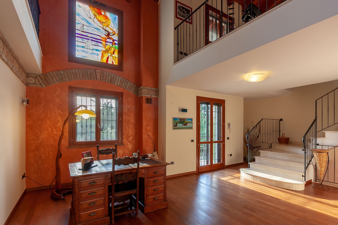 Jak łączyć kolory na ścianach? Zasady, schematy i gotowe palety dla początkujących